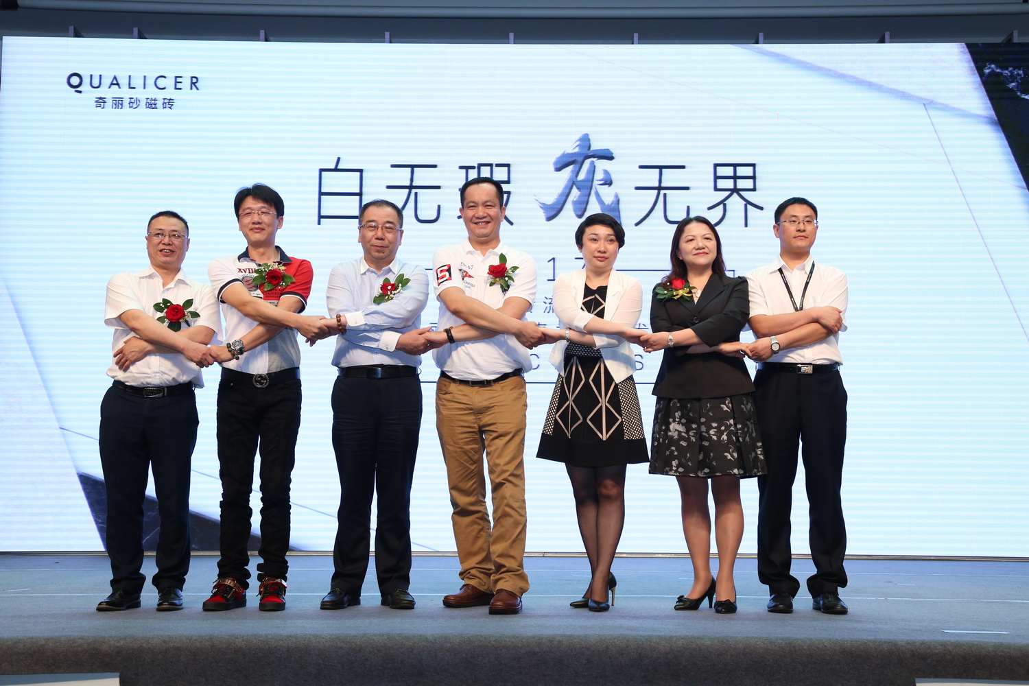 ����ֻ�а���߀�С�������ɰ�ҡ�